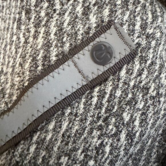 Women Lululemon Vinyasa Scarf Black One Size Casual Winter Soft Comfy - Picture 6 of 6